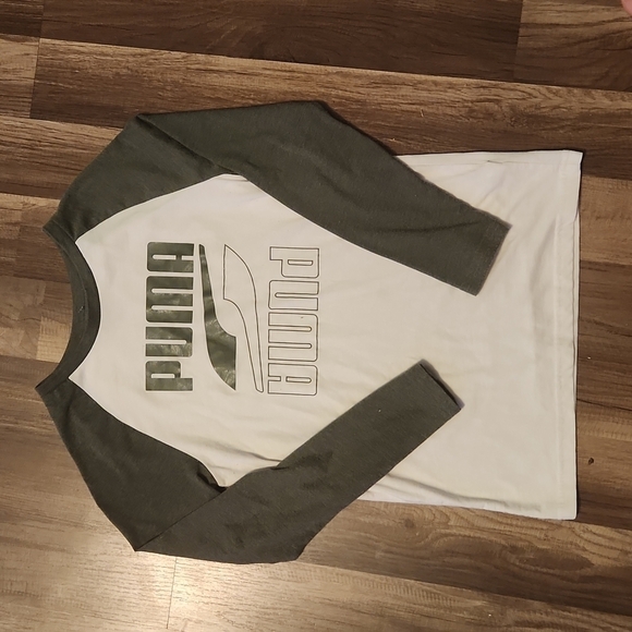 PUMA  Longsleeve  T-Shirt Green and White Size Large 14-16 Puma Logo - Picture 1 of 4